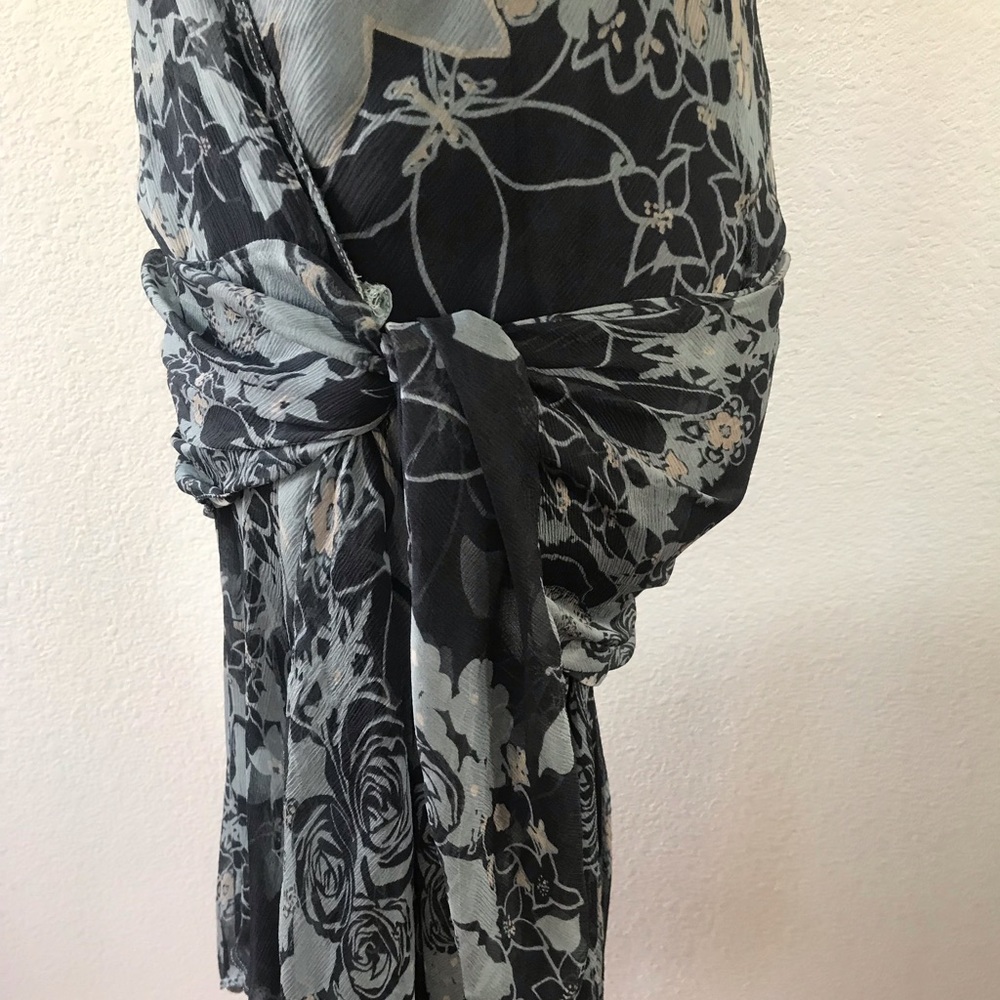 Dress - Picture 4 of 8